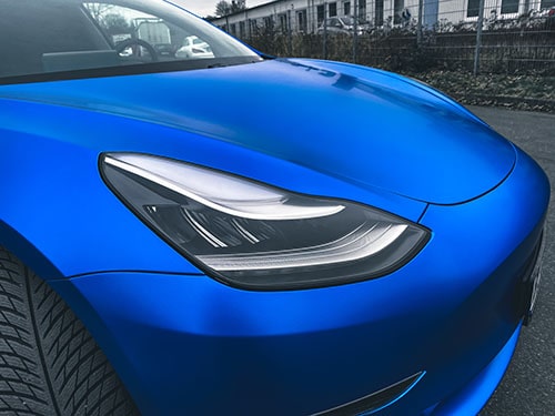 Vollfolierung Tesla Model 3 in Satin Perfect Blue von 3M.